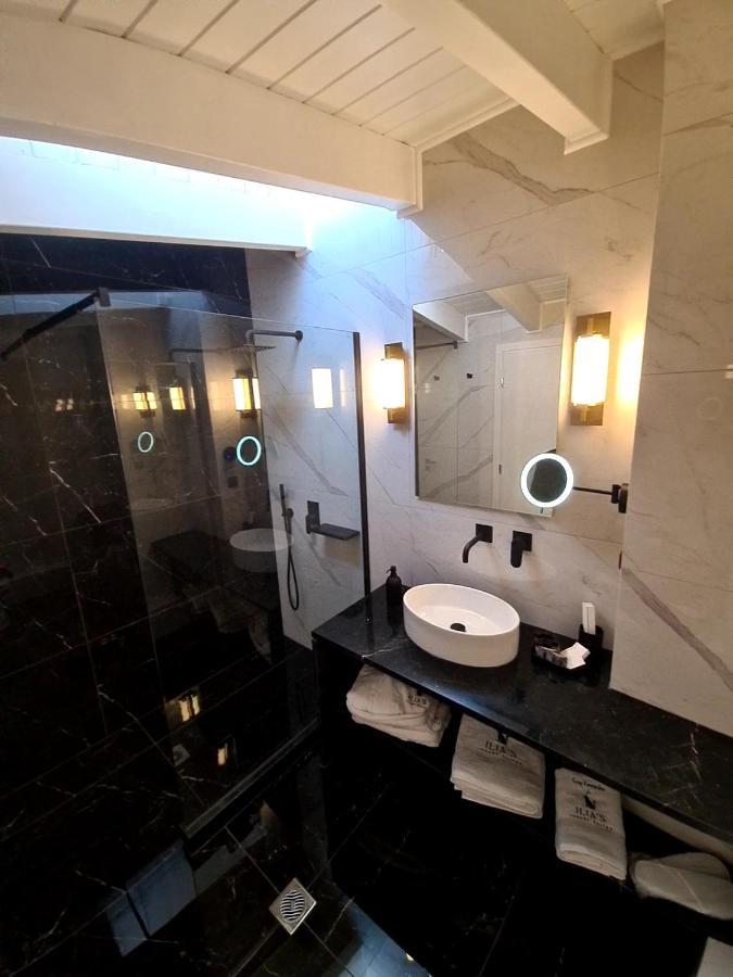Ilia'S Luxury Suites - Adults Only Xylokastro Esterno foto